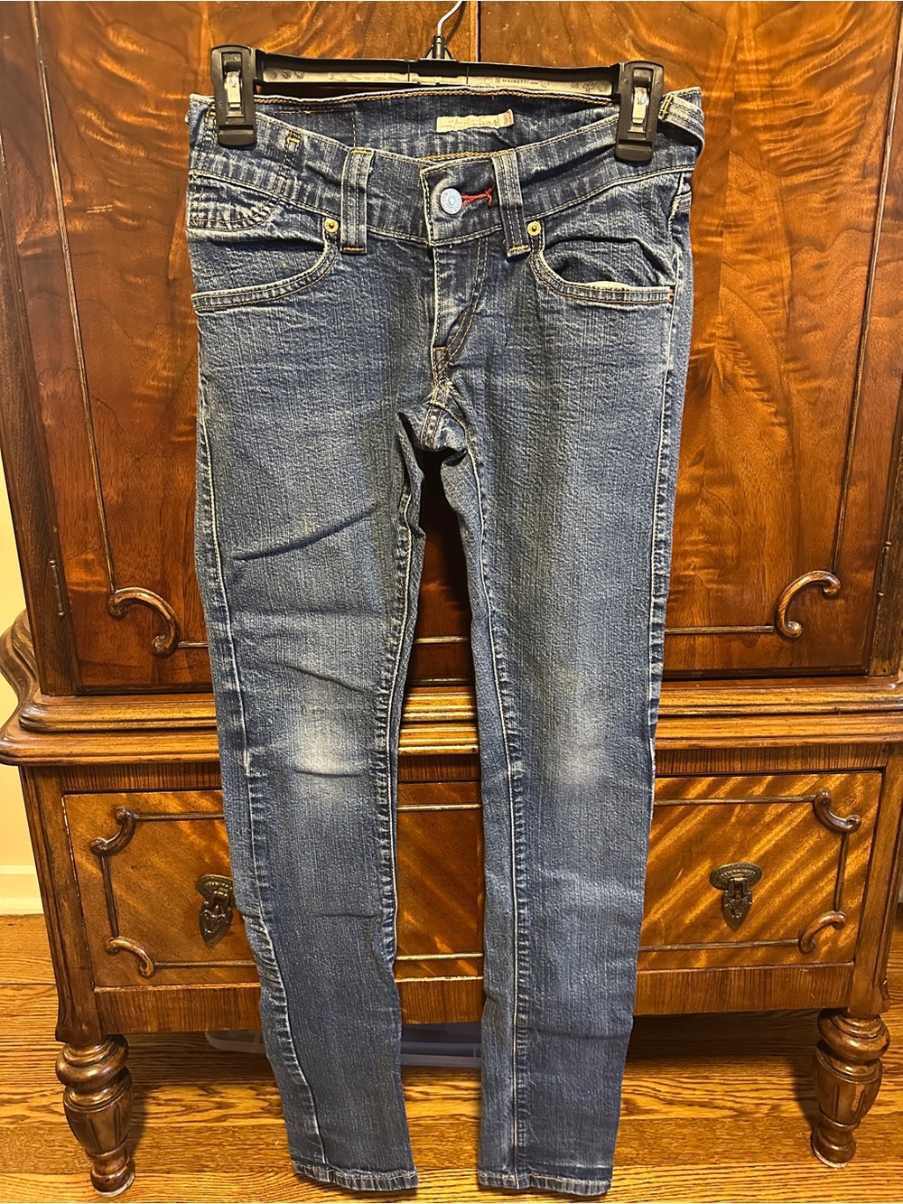 Vintage Levi’s Women’s Slim Fit Blue Denim Jeans